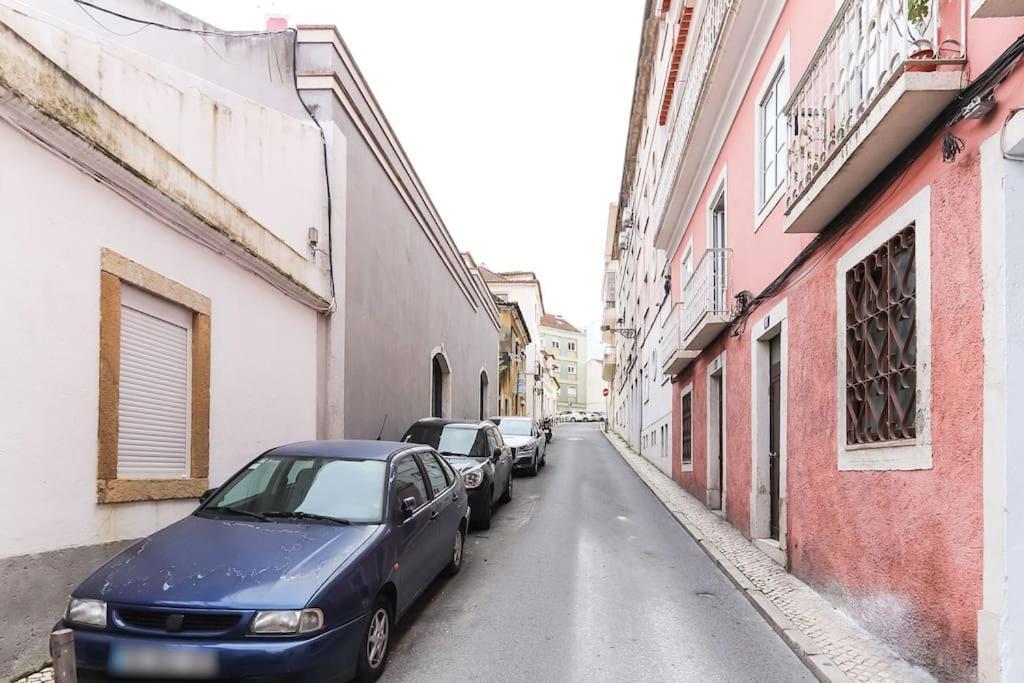 Vita Portucale ! Campo Ourique Design W/ Balcony Lisboa 外观 照片