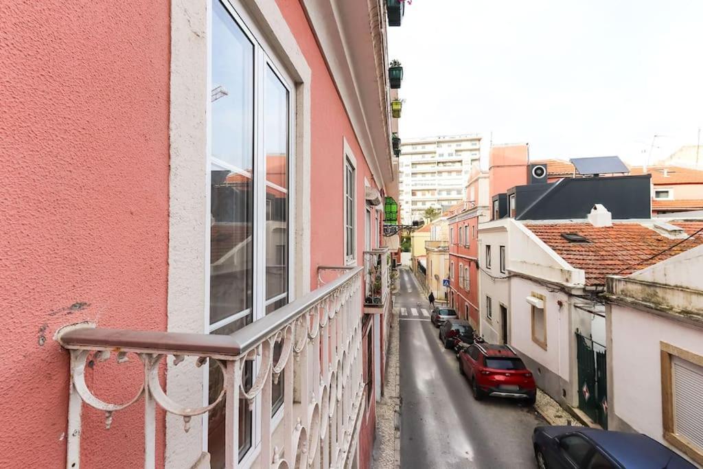 Vita Portucale ! Campo Ourique Design W/ Balcony Lisboa 外观 照片